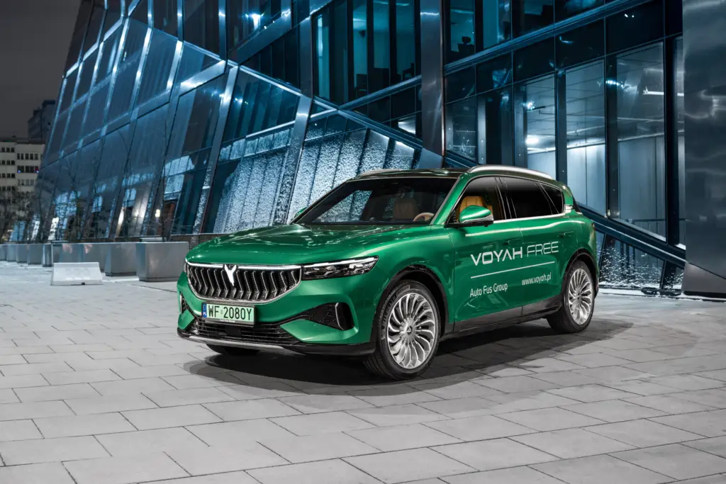 VOYAH_FREE_HIRES_004